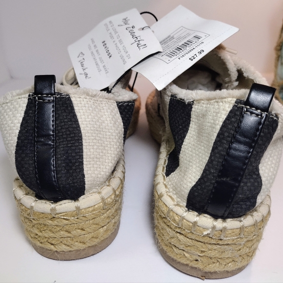 DV by Dolce Vita "Roxie" Platform Canvas Sneakers Striped New w/Tags - Picture 7 of 14